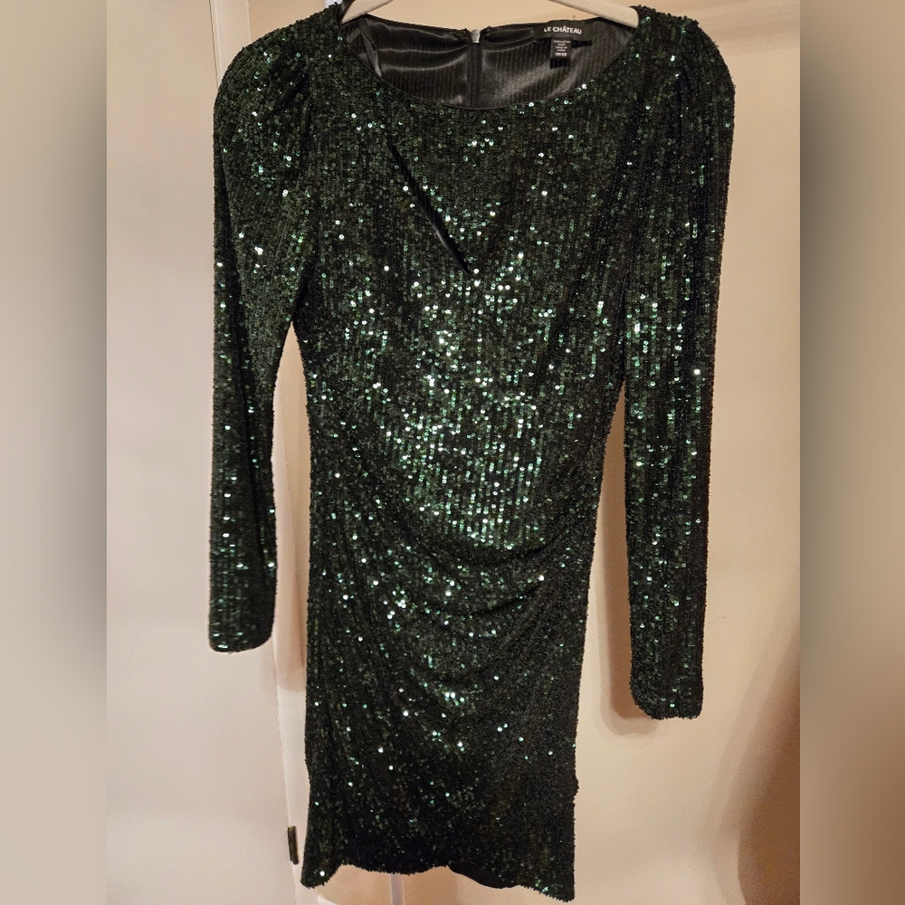 Le Chateau long sleeved sequined green dress soze xs